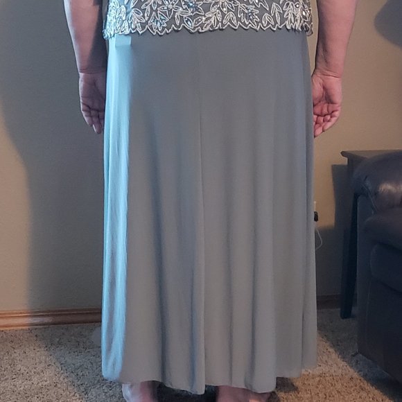 mother of the groom plus size dress - Picture 4 of 5